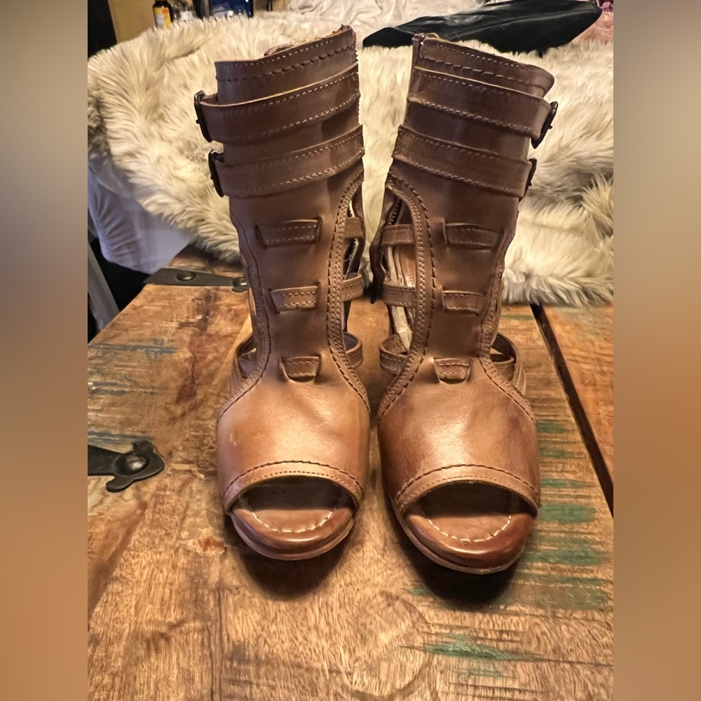 FREEBIRD TIARA SIZE 10